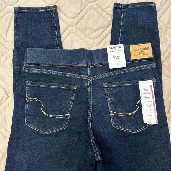 Signature Women's Deep Blue Skinny Jeans - Picture 2 of 3